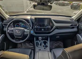 Toyota Highlander Hybrid 2022 Model Year Blue Color