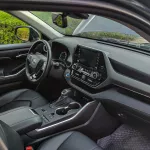 Toyota Highlander Hybrid 2022 Model Year Blue Color - Thumbnail 15