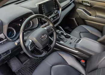 Toyota Highlander Hybrid 2022 Model Year Blue Color