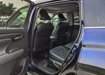 Toyota Highlander Hybrid 2022 Model Year Blue Color
