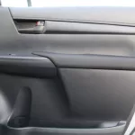 2023 TOYOTA HILUX 2.4L DIESEL 4WD DOUBLE CAB DLX-G MANUAL SILVER COLOR - Thumbnail 22
