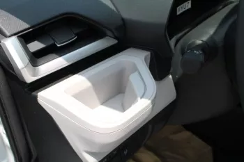 2023 TOYOTA VELOZ 1.5L PETROL GLX AUTOMATIC WHITE COLOR