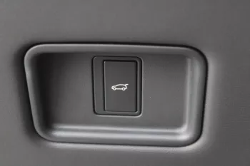 LAND ROVER RANGE ROVER SPORT SE 2023 P400 3.0L WHITE COLOR