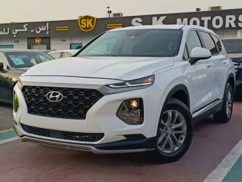 Hyundai SantaFe SE 2.4L V4 Petrol A/T White Color 2019