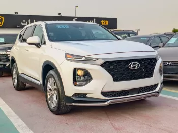 Hyundai SantaFe SE 2.4L V4 Petrol A/T White Color 2019
