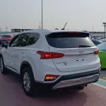 Hyundai SantaFe SE 2.4L V4 Petrol A/T White Color 2019 - Thumbnail 4