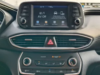 Hyundai SantaFe SE 2.4L V4 Petrol A/T White Color 2019