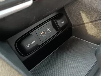 Hyundai SantaFe SE 2.4L V4 Petrol A/T White Color 2019