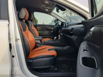 Hyundai SantaFe SE 2.4L V4 Petrol A/T White Color 2019