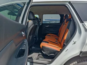 Hyundai SantaFe SE 2.4L V4 Petrol A/T White Color 2019