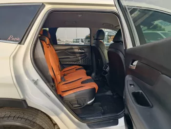 Hyundai SantaFe SE 2.4L V4 Petrol A/T White Color 2019
