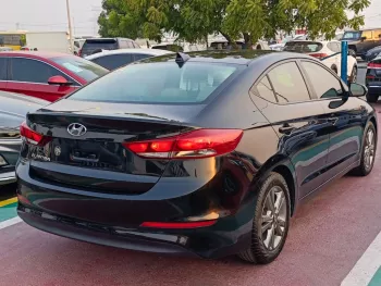 Hyundai Elantra SE 2.0L V4 Petrol A/T 2017 Black Color