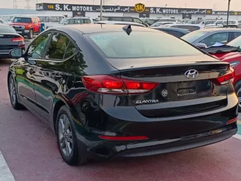 Hyundai Elantra SE 2.0L V4 Petrol A/T 2017 Black Color