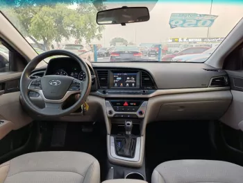 Hyundai Elantra SE 2.0L V4 Petrol A/T 2017 Black Color