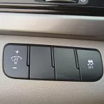 Hyundai Elantra SE 2.0L V4 Petrol A/T 2017 Black Color - Thumbnail 13