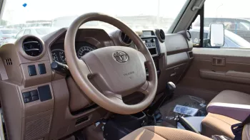 Toyota Land Cruiser Pickup Diesel 4.5L V8 2023 White Color
