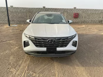LHD - HYUNDAI TUCSON 2.5L PETROL ROYAL PLUS 2023 MODEL YEAR