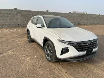 LHD - HYUNDAI TUCSON 2.5L PETROL ROYAL PLUS 2023 MODEL YEAR