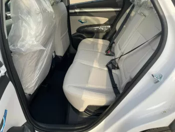 LHD - HYUNDAI TUCSON 2.5L PETROL ROYAL PLUS 2023 MODEL YEAR