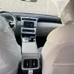 LHD - HYUNDAI TUCSON 2.5L PETROL ROYAL PLUS 2023 MODEL YEAR - Thumbnail 10