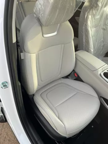LHD - HYUNDAI TUCSON 2.5L PETROL ROYAL PLUS 2023 MODEL YEAR
