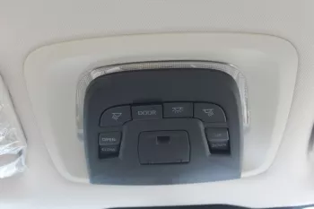 TOYOTA CROWN 2.5L HYBRID 2023 FWD WHITE