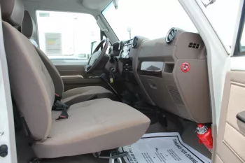 TOYOTA LAND CRUISER PICKUP 4.0L PETROL AWD 2022 WHITE