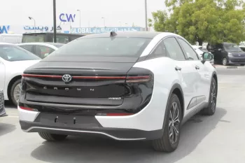 TOYOTA CROWN 2.5L PETROL FWD 2023 MODEL YEAR DUAL COLOR