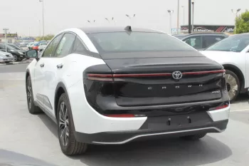 TOYOTA CROWN 2.5L PETROL FWD 2023 MODEL YEAR DUAL COLOR
