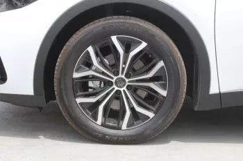 TOYOTA CROWN 2.5L PETROL FWD 2023 MODEL YEAR DUAL COLOR
