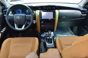 2023 TOYOTA FORTUNER VX+ 2.8L DIESEL 4WD 7-SEATER AUTOMATIC