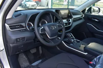 NEW TOYOTA HIGHLANDER 2023 HYBRID GLE 2.5L AWD 7-SEATER AUTOMATIC