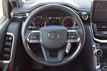 2023 TOYOTA LAND CRUISER 300 V6 VXR PLATINUM 3.3L TWIN TURBO 7 SEATER AUTOMATIC