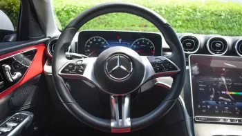 MERCEDES BENZ C300 2022 V4 2.0L FULL OPTION WHITE COLOR