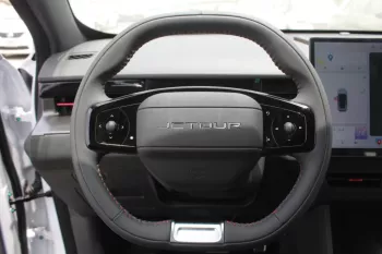 JETOUR DASHING 1.6L PETROL 2024 MODEL YEAR FWD BLACK COLOR