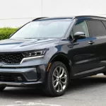 Kia Sorento V4 AWD 7 Seats 2023 Gray Color - Thumbnail 3