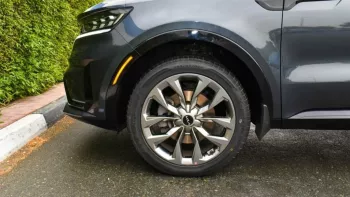 Kia Sorento V4 AWD 7 Seats 2023 Gray Color