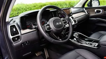 Kia Sorento V4 AWD 7 Seats 2023 Gray Color