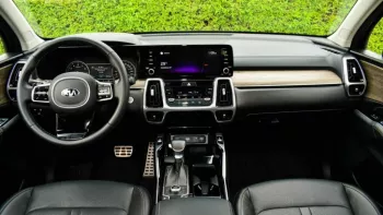 Kia Sorento V4 AWD 7 Seats 2023 Gray Color