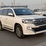 TOYOTA LANDCRUISER VXR 4WD 5.7L V8 PETROL AT WHITE COLOR 2017 - Thumbnail 1