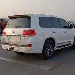 TOYOTA LANDCRUISER VXR 4WD 5.7L V8 PETROL AT WHITE COLOR 2017 - Thumbnail 6