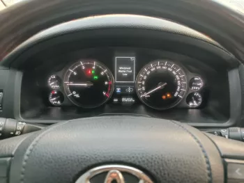 TOYOTA LANDCRUISER VXR 4WD 5.7L V8 PETROL AT WHITE COLOR 2017