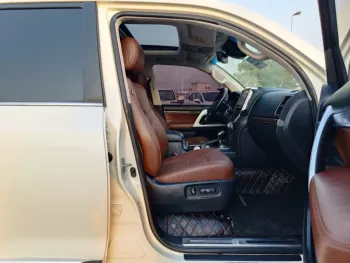 TOYOTA LANDCRUISER VXR 4WD 5.7L V8 PETROL AT WHITE COLOR 2017