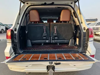 TOYOTA LANDCRUISER VXR 4WD 5.7L V8 PETROL AT WHITE COLOR 2017