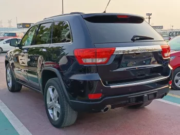 JEEP GRAND CHEROKEE LIMITED 5.7L V8 A/T FULL OPTION 4WD BLACK COLOR 2011