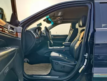 JEEP GRAND CHEROKEE LIMITED 5.7L V8 A/T FULL OPTION 4WD BLACK COLOR 2011