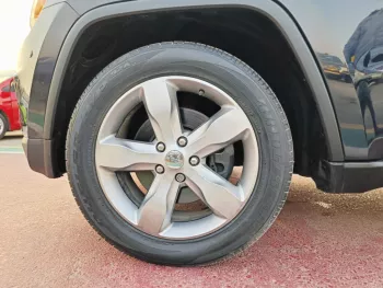JEEP GRAND CHEROKEE LIMITED 5.7L V8 A/T FULL OPTION 4WD BLACK COLOR 2011