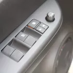 LHD - TOYOTA HILUX 2.4L DIESEL 4WD DOUBLE CAB DLX 2023 - Thumbnail 8