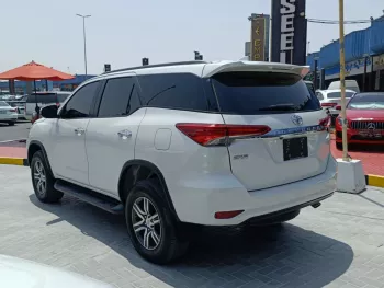 TOYOTA FORTUNER EXR A/T 2.7L V4 4WD PETROL 2018 WHITE COLOR