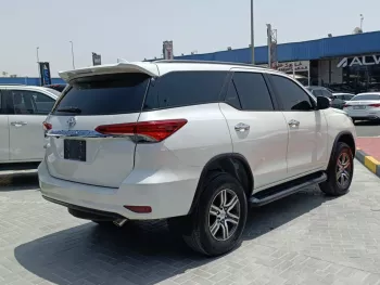 TOYOTA FORTUNER EXR A/T 2.7L V4 4WD PETROL 2018 WHITE COLOR